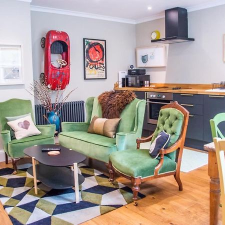Unique 2 Bed In The Heart Of Bath With Parking Apartment Bagian luar foto