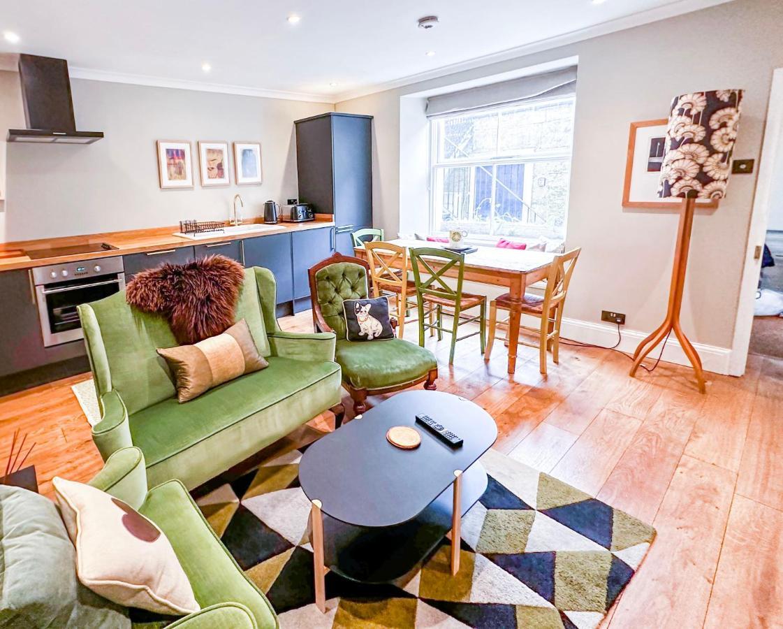 Unique 2 Bed In The Heart Of Bath With Parking Apartment Bagian luar foto