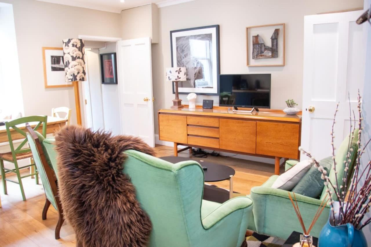 Unique 2 Bed In The Heart Of Bath With Parking Apartment Bagian luar foto