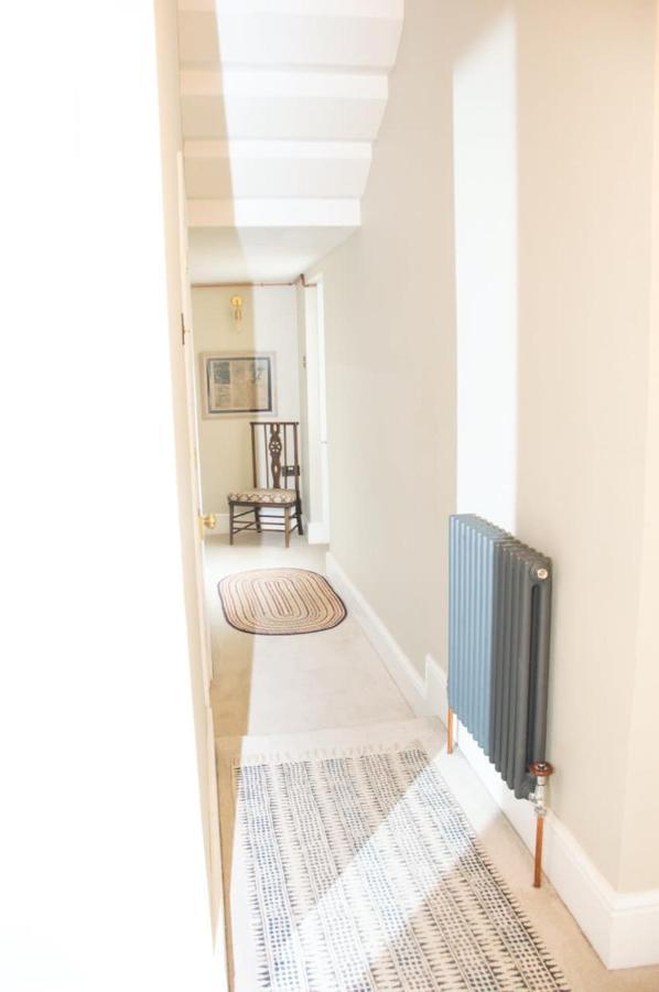 Unique 2 Bed In The Heart Of Bath With Parking Apartment Bagian luar foto