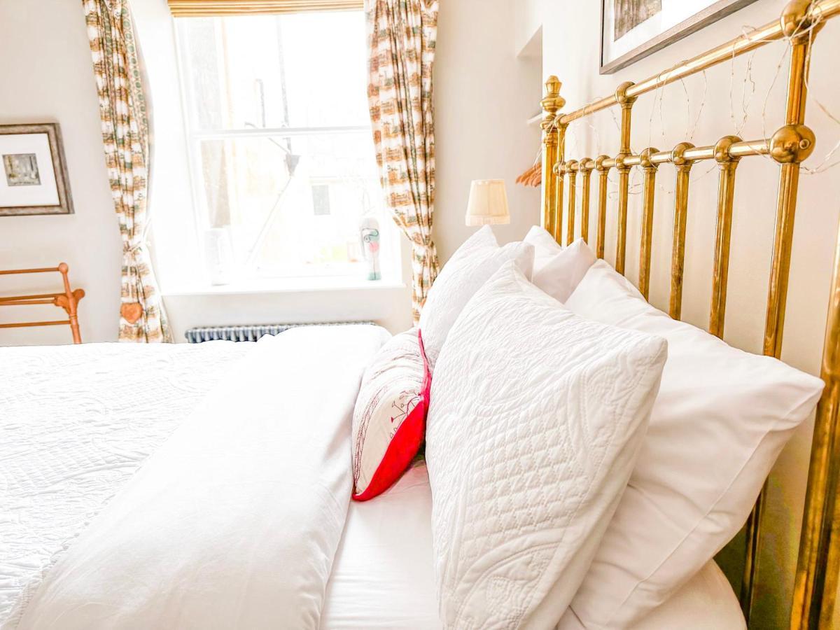 Unique 2 Bed In The Heart Of Bath With Parking Apartment Bagian luar foto